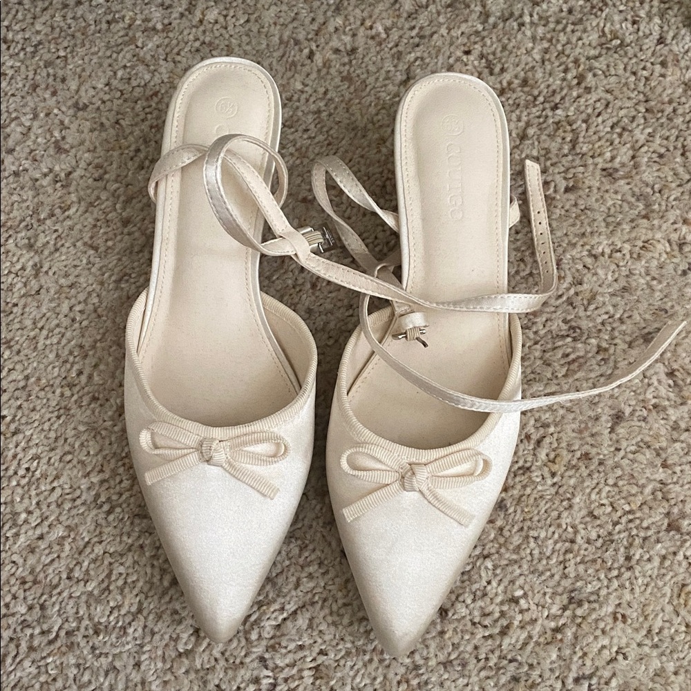 Women's Cream Satin Pointed-Toe Ankle-Tie Heels